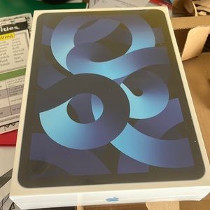 COPY - 2022 Pad Air 5th gen NEW IN BOX SEALED.